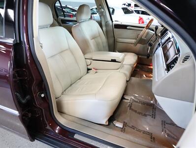 2008 Lincoln Town Car Signature Limited   - Photo 18 - Addison, IL 60101