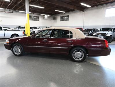 2008 Lincoln Town Car Signature Limited   - Photo 15 - Addison, IL 60101