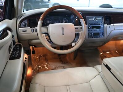 2008 Lincoln Town Car Signature Limited   - Photo 26 - Addison, IL 60101