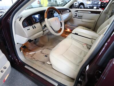 2008 Lincoln Town Car Signature Limited   - Photo 29 - Addison, IL 60101