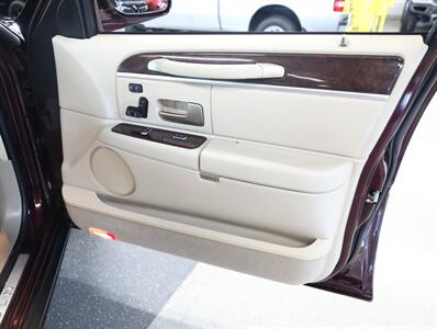 2008 Lincoln Town Car Signature Limited   - Photo 16 - Addison, IL 60101