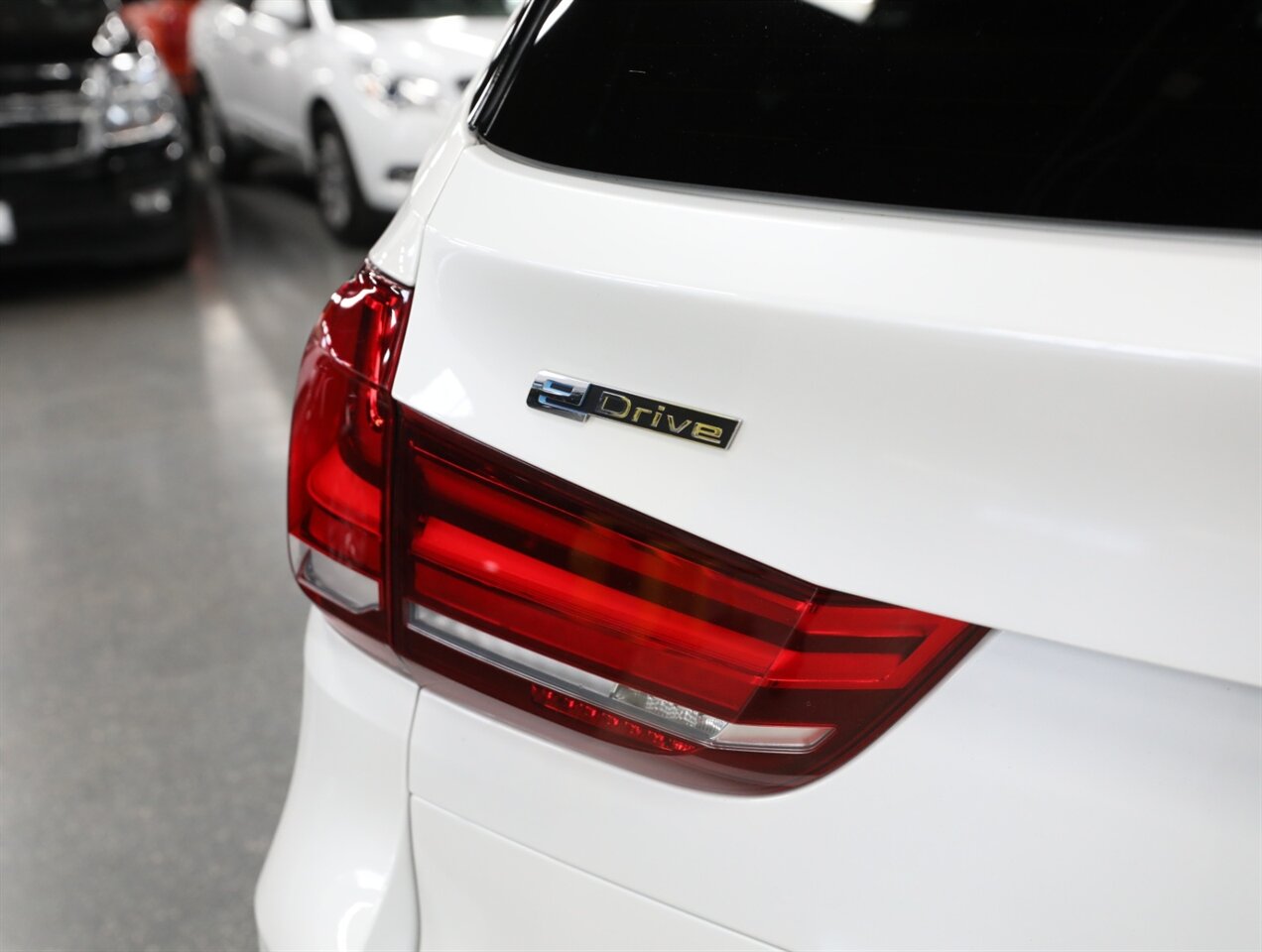 2016 BMW X5 xDrive40e - Photo 12 - Addison, IL 60101