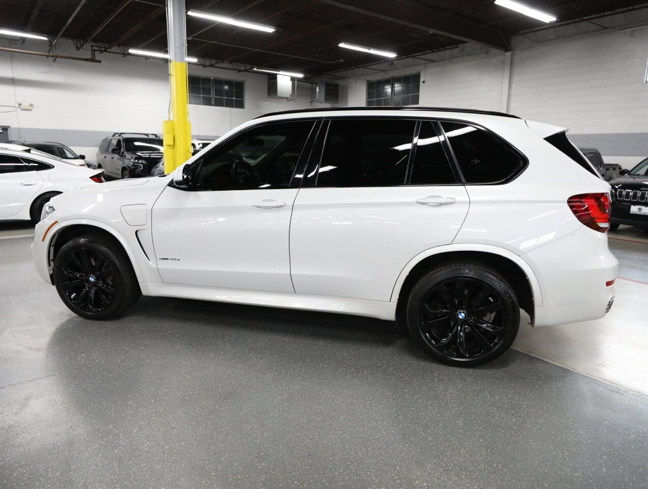 2016 BMW X5 xDrive40e - Photo 16 - Addison, IL 60101