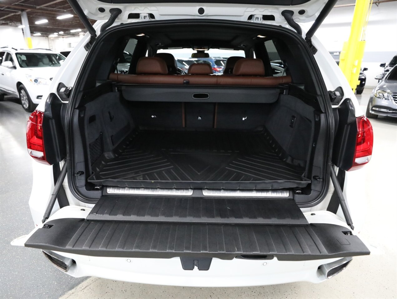 2016 BMW X5 xDrive40e - Photo 25 - Addison, IL 60101