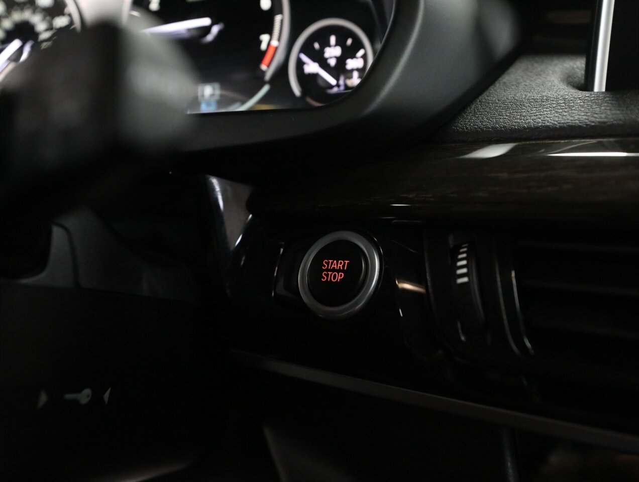 2016 BMW X5 xDrive40e - Photo 44 - Addison, IL 60101