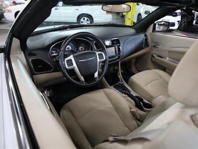 2014 Chrysler 200 Touring - Photo 23 - Addison, IL 60101