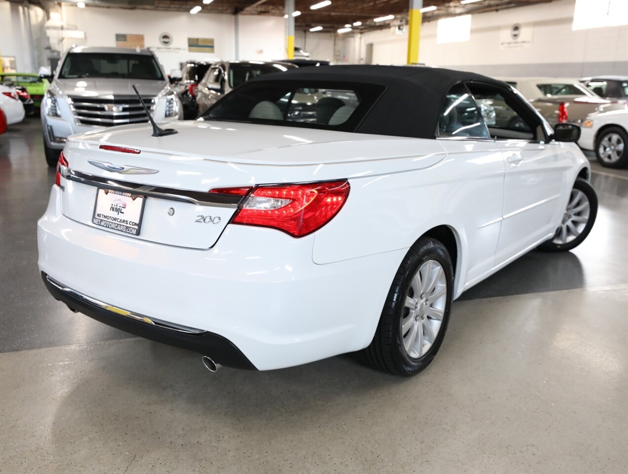 2014 Chrysler 200 Touring - Photo 35 - Addison, IL 60101