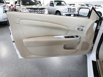 2014 Chrysler 200 Touring - Photo 24 - Addison, IL 60101
