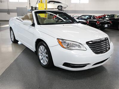 2014 Chrysler 200 Touring - Photo 7 - Addison, IL 60101
