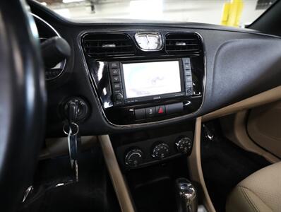 2014 Chrysler 200 Touring - Photo 28 - Addison, IL 60101