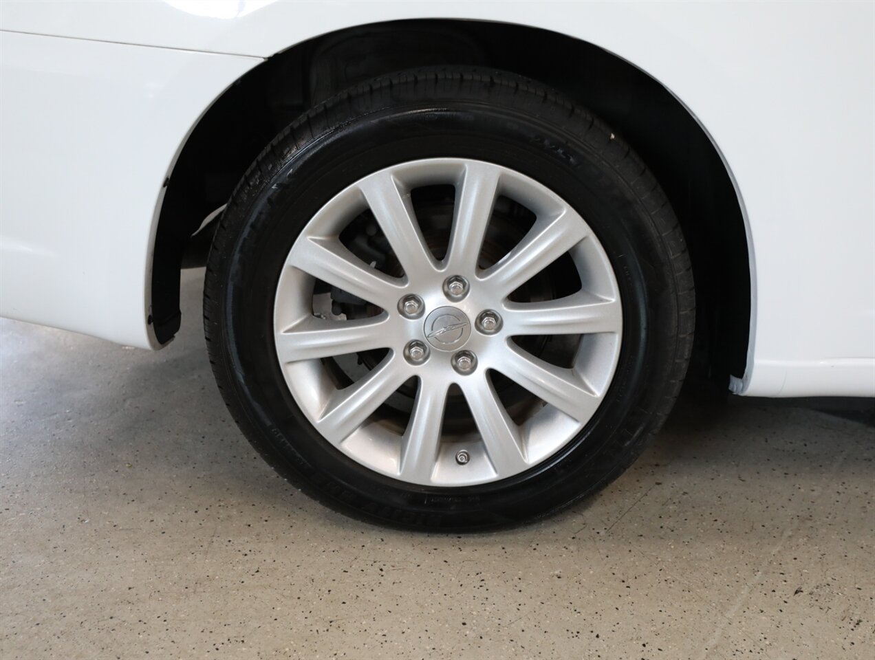 2014 Chrysler 200 Touring - Photo 42 - Addison, IL 60101