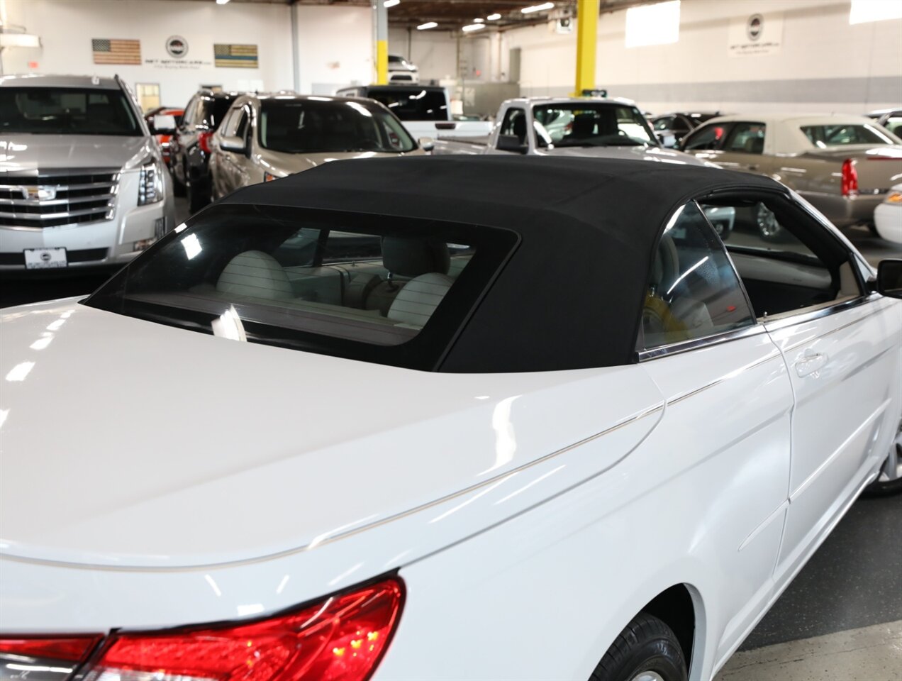 2014 Chrysler 200 Touring - Photo 36 - Addison, IL 60101
