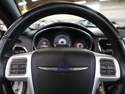 2014 Chrysler 200 Touring - Photo 31 - Addison, IL 60101