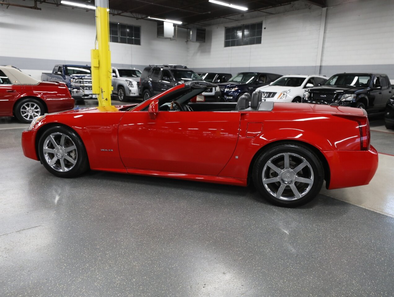 2007 Cadillac XLR Passion Red Limited Editi - Photo 17 - Addison, IL 60101