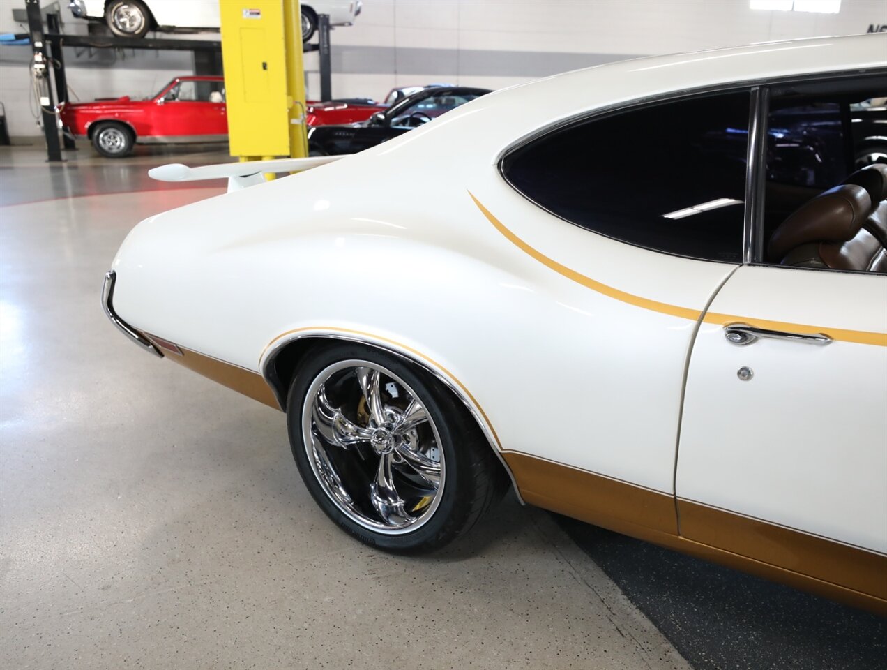 1972 Oldsmobile Cutlass 442 - Photo 18 - Addison, IL 60101
