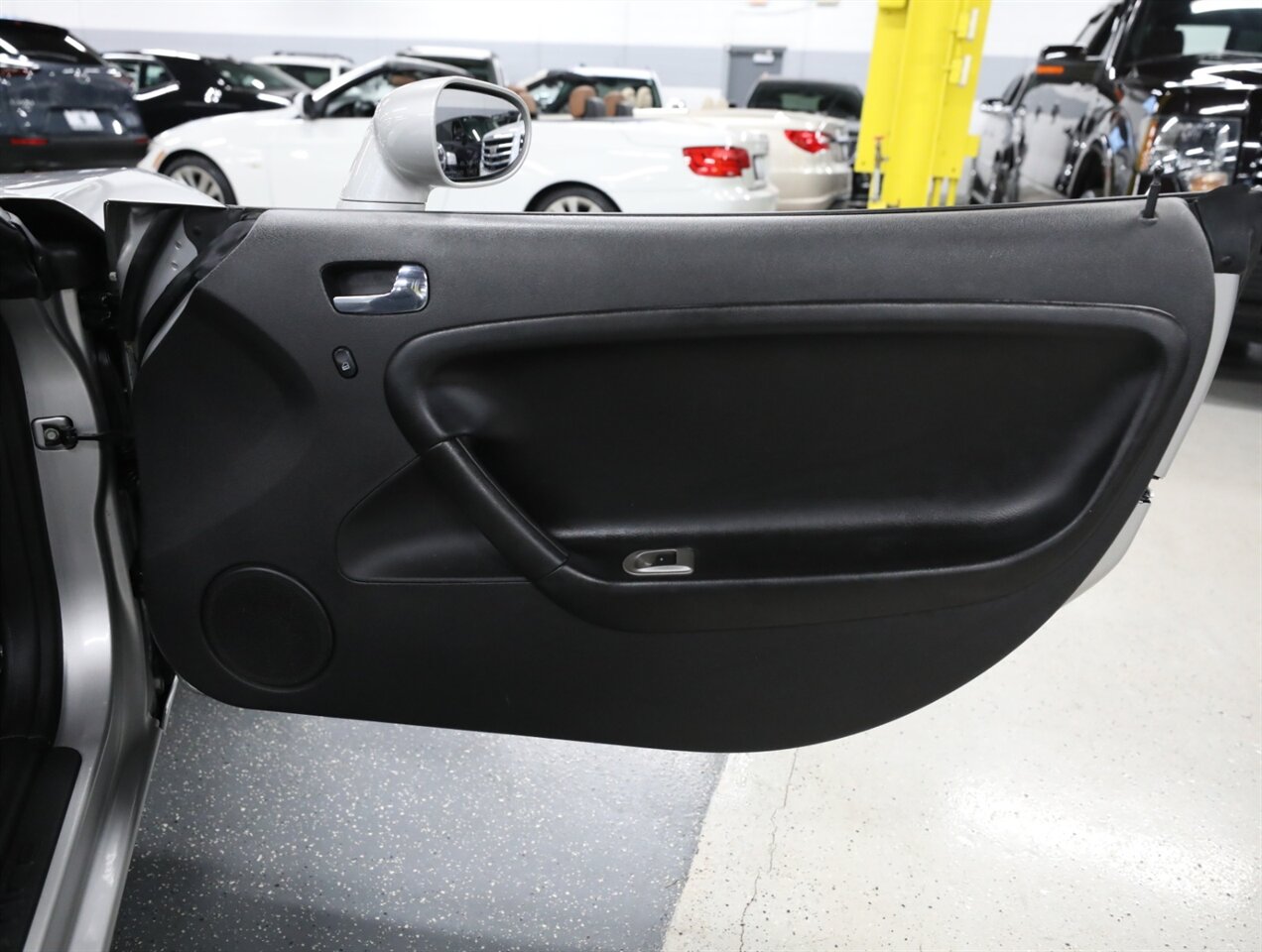 2009 Pontiac Solstice - Photo 18 - Addison, IL 60101