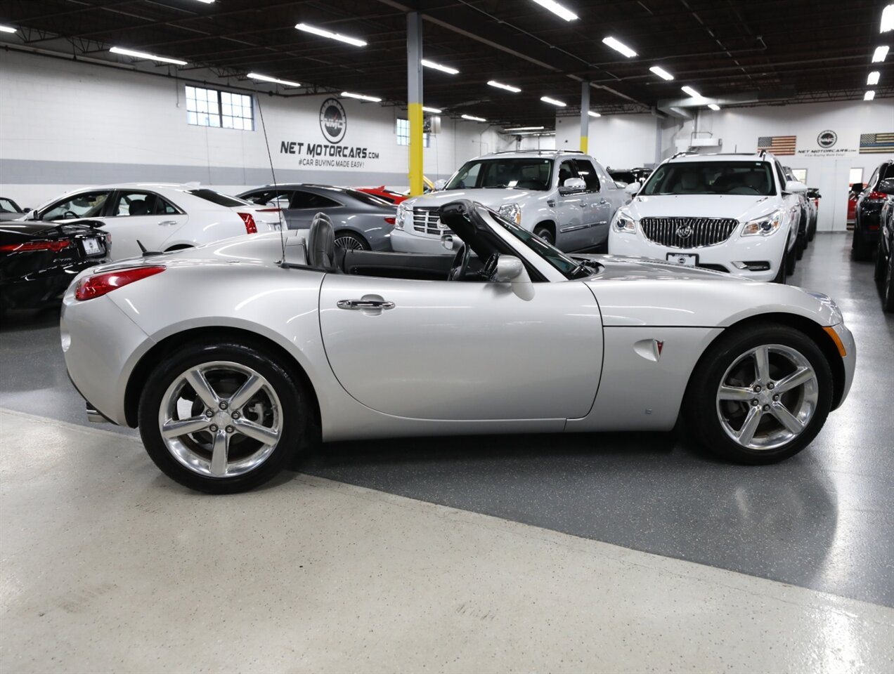 2009 Pontiac Solstice - Photo 9 - Addison, IL 60101