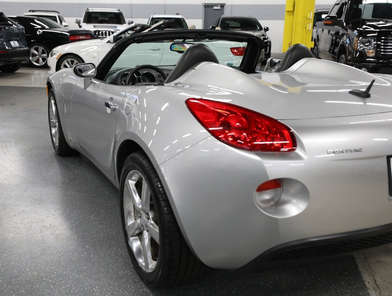 2009 Pontiac Solstice - Photo 15 - Addison, IL 60101