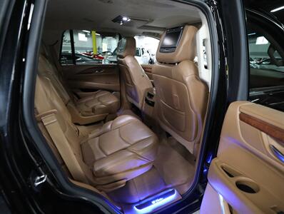 2016 Cadillac Escalade Platinum 4WD - Photo 19 - Addison, IL 60101