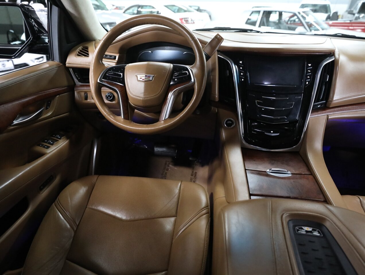 2016 Cadillac Escalade Platinum 4WD - Photo 31 - Addison, IL 60101