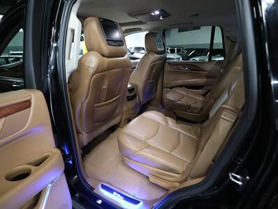 2016 Cadillac Escalade Platinum 4WD - Photo 28 - Addison, IL 60101