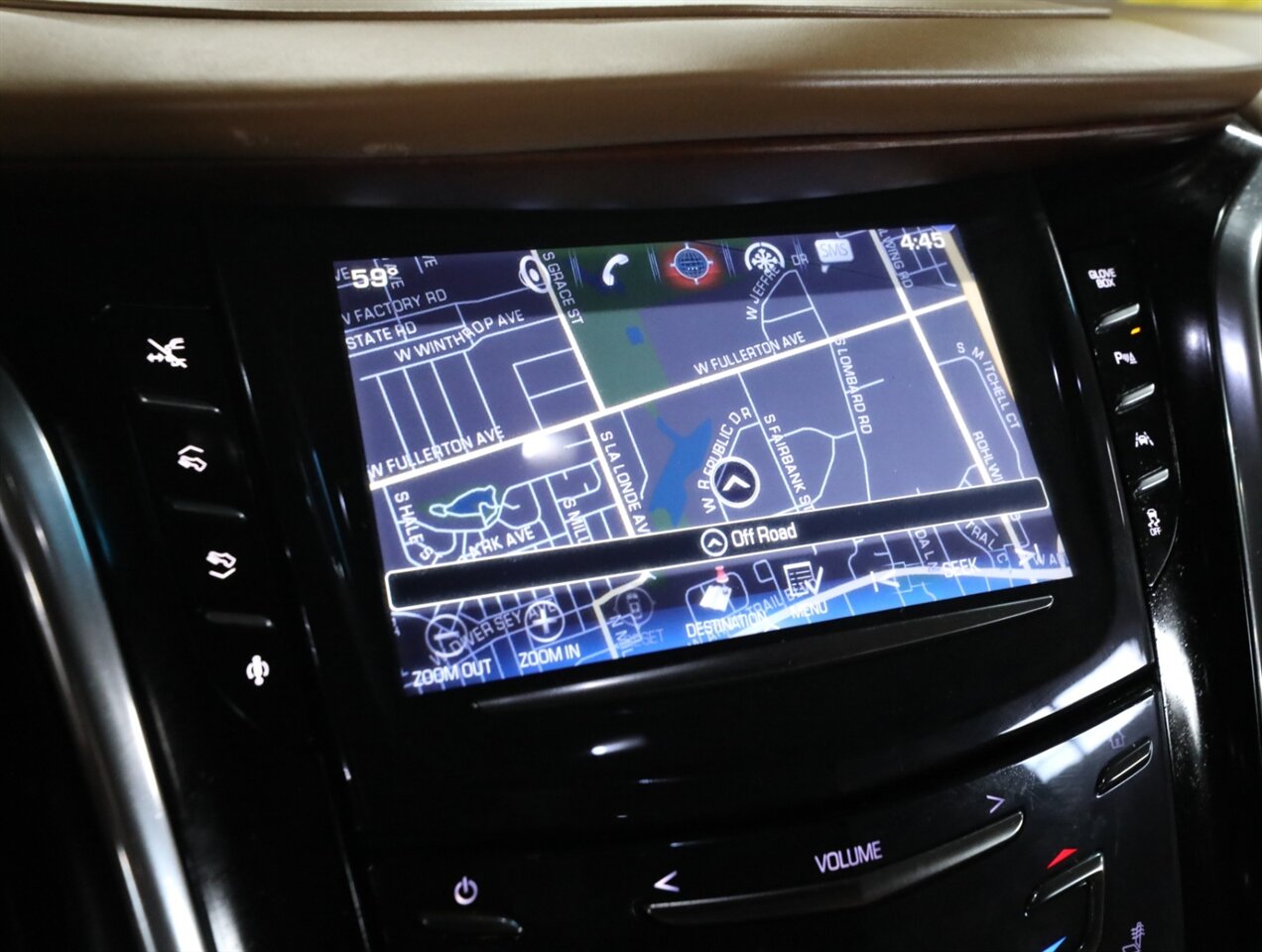 2016 Cadillac Escalade Platinum 4WD - Photo 42 - Addison, IL 60101