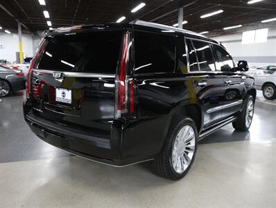2016 Cadillac Escalade Platinum 4WD - Photo 9 - Addison, IL 60101