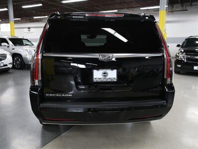 2016 Cadillac Escalade Platinum 4WD - Photo 10 - Addison, IL 60101