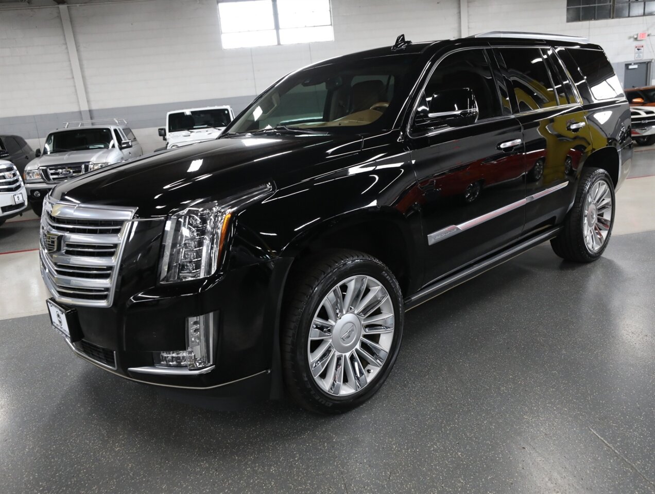 2016 Cadillac Escalade Platinum 4WD - Photo 4 - Addison, IL 60101