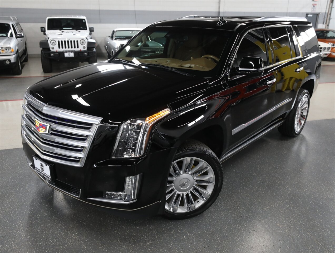 2016 Cadillac Escalade Platinum 4WD - Photo 2 - Addison, IL 60101