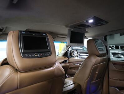 2016 Cadillac Escalade Platinum 4WD - Photo 30 - Addison, IL 60101