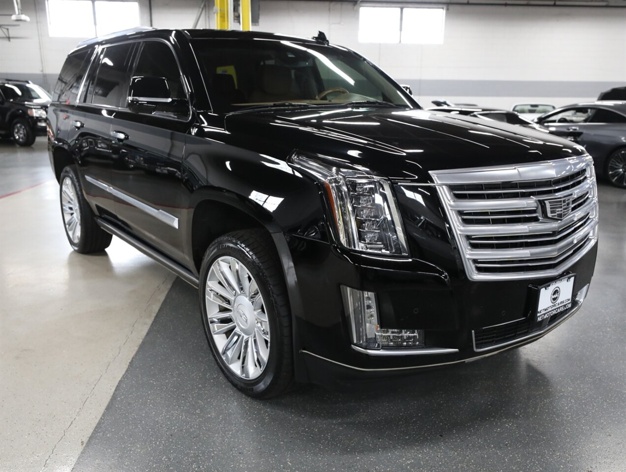 2016 Cadillac Escalade Platinum 4WD - Photo 7 - Addison, IL 60101