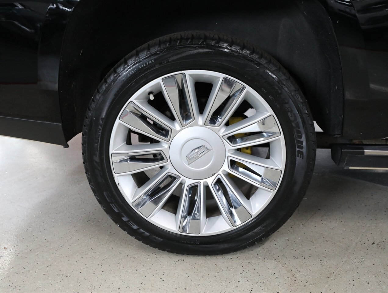 2016 Cadillac Escalade Platinum 4WD - Photo 53 - Addison, IL 60101