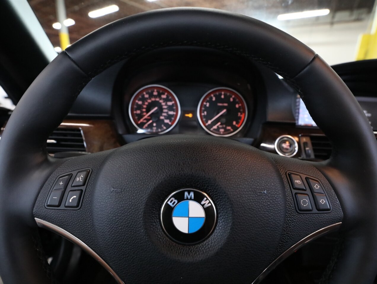 2011 BMW 3 Series 328i Convertible - Photo 32 - Addison, IL 60101