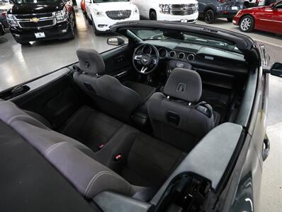 2016 Ford Mustang V6 Convertible   - Photo 15 - Addison, IL 60101