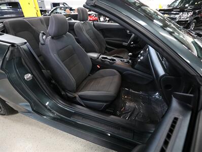 2016 Ford Mustang V6 Convertible   - Photo 18 - Addison, IL 60101