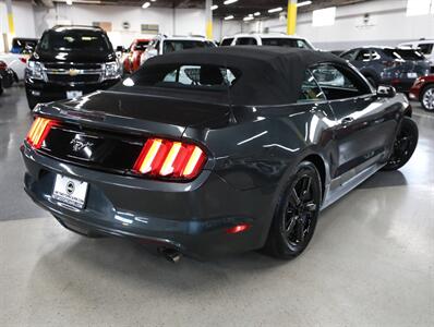 2016 Ford Mustang V6 Convertible   - Photo 37 - Addison, IL 60101