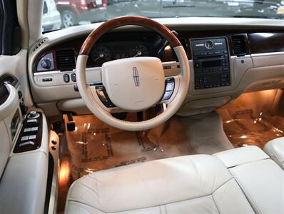 2009 Lincoln Town Car Signature Limited   - Photo 25 - Addison, IL 60101