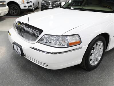 2009 Lincoln Town Car Signature Limited   - Photo 3 - Addison, IL 60101