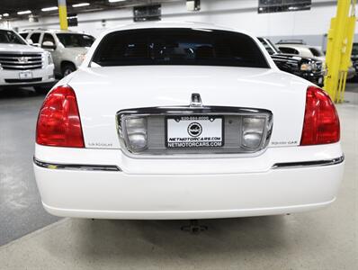 2009 Lincoln Town Car Signature Limited   - Photo 11 - Addison, IL 60101