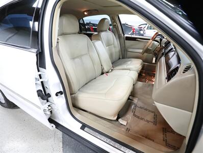 2009 Lincoln Town Car Signature Limited   - Photo 17 - Addison, IL 60101