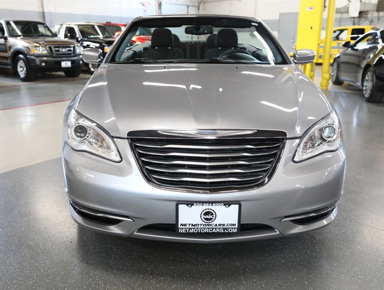 2014 Chrysler 200 Touring - Photo 6 - Addison, IL 60101