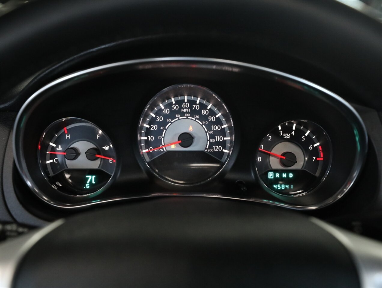 2014 Chrysler 200 Touring - Photo 30 - Addison, IL 60101