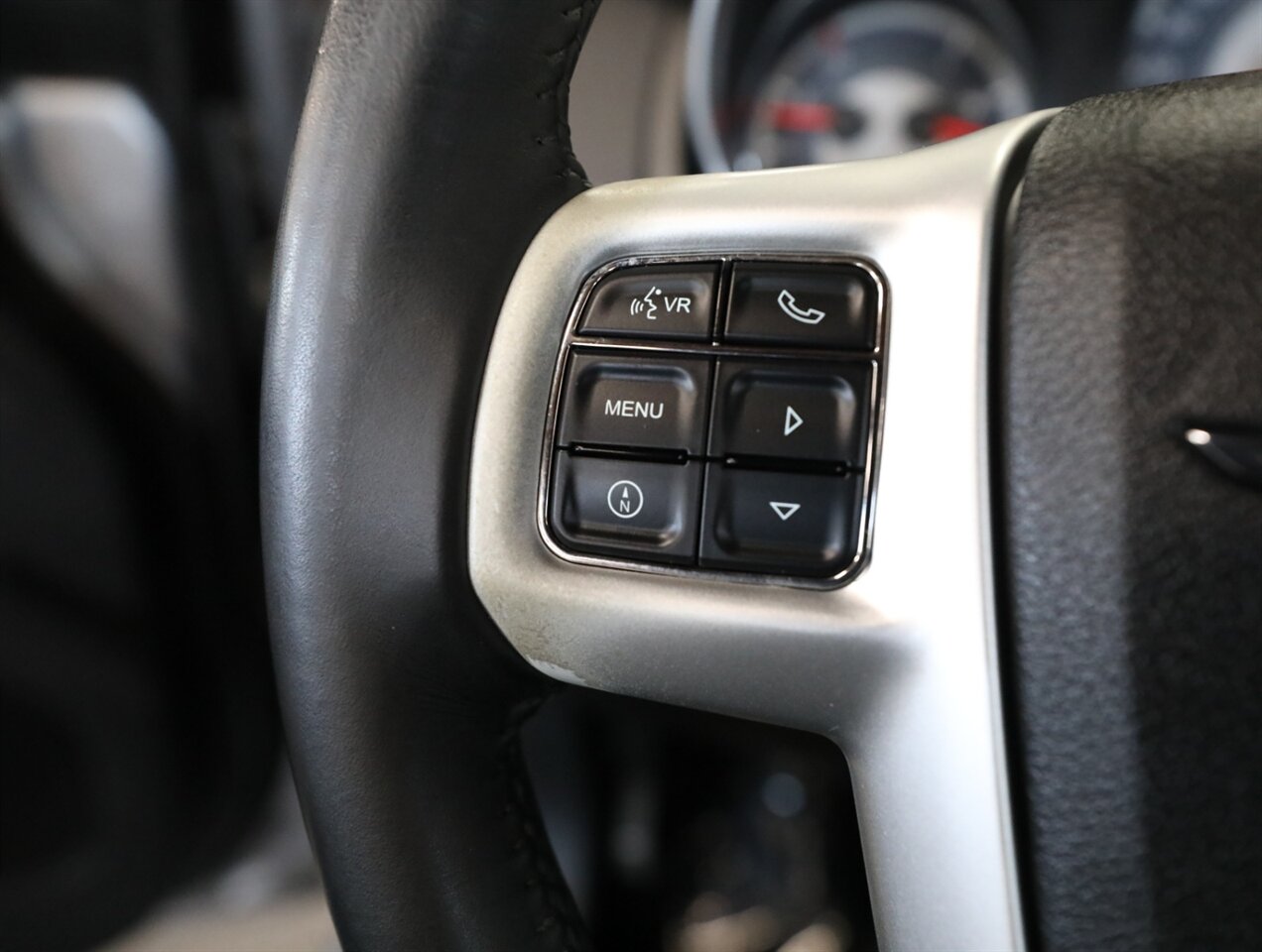 2014 Chrysler 200 Touring - Photo 28 - Addison, IL 60101
