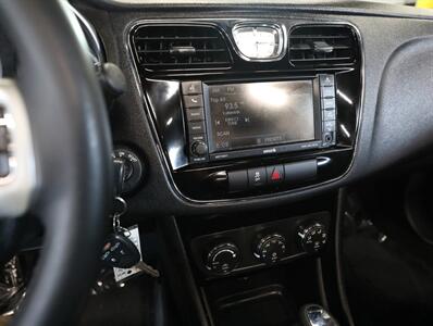 2014 Chrysler 200 Touring   - Photo 26 - Addison, IL 60101