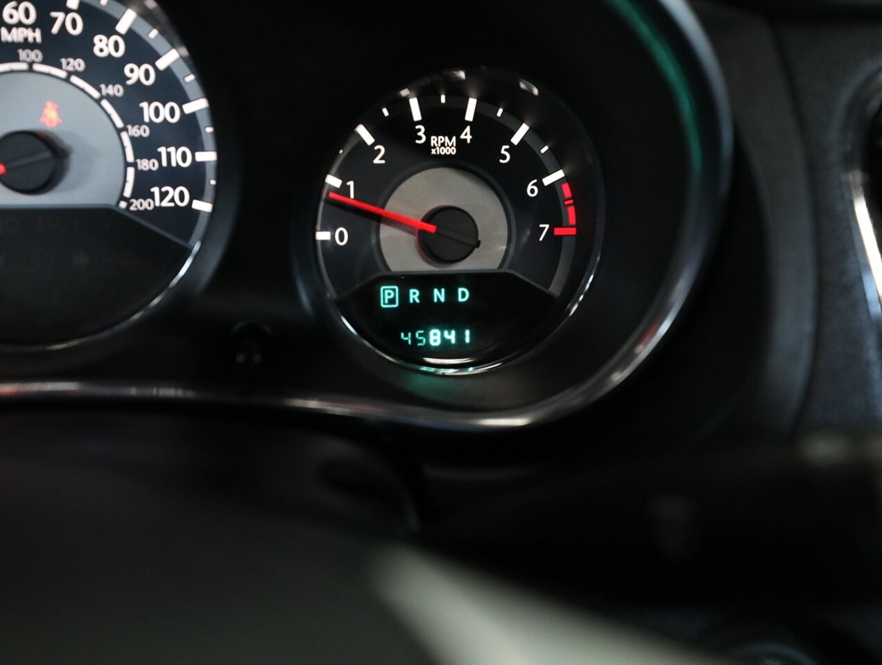 2014 Chrysler 200 Touring - Photo 31 - Addison, IL 60101