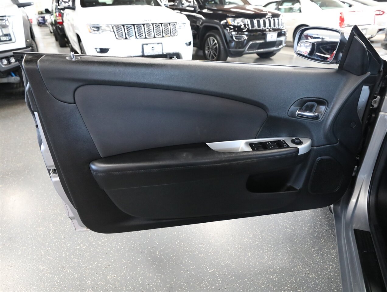 2014 Chrysler 200 Touring - Photo 22 - Addison, IL 60101