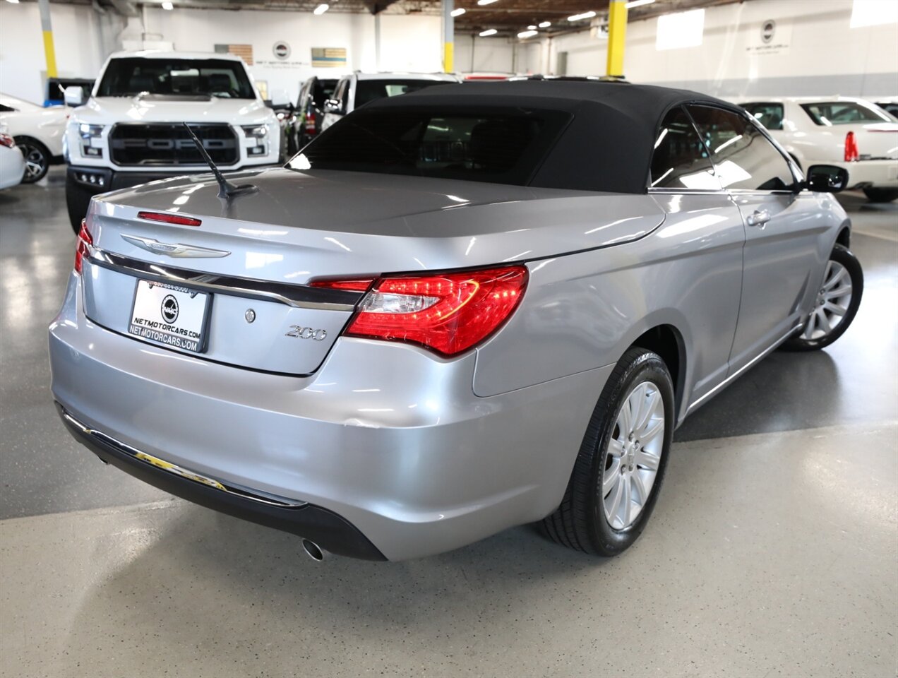 2014 Chrysler 200 Touring - Photo 34 - Addison, IL 60101