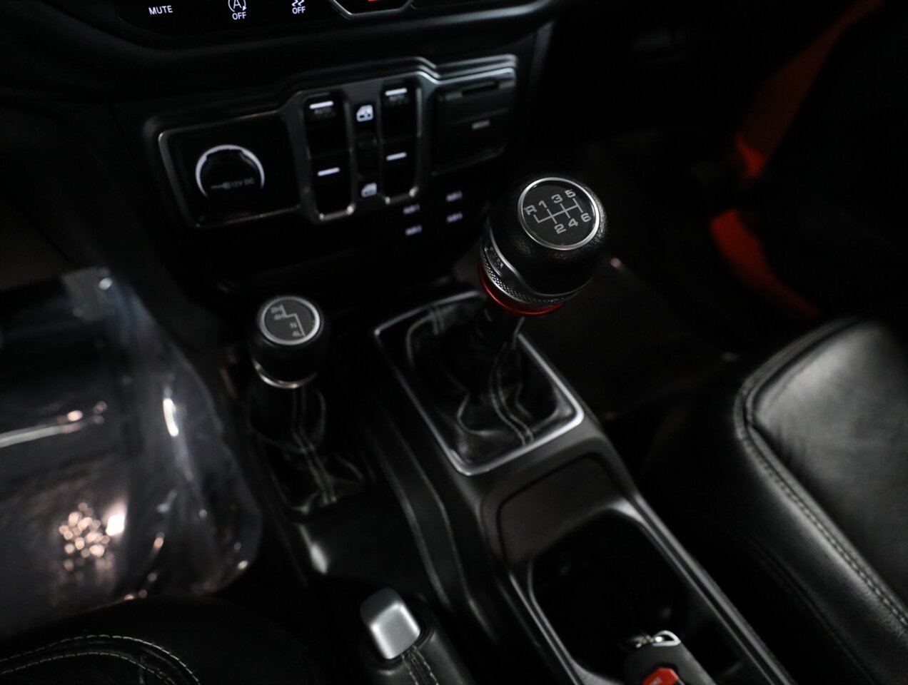 2018 Jeep Wrangler Unlimited Sahara - Photo 31 - Addison, IL 60101