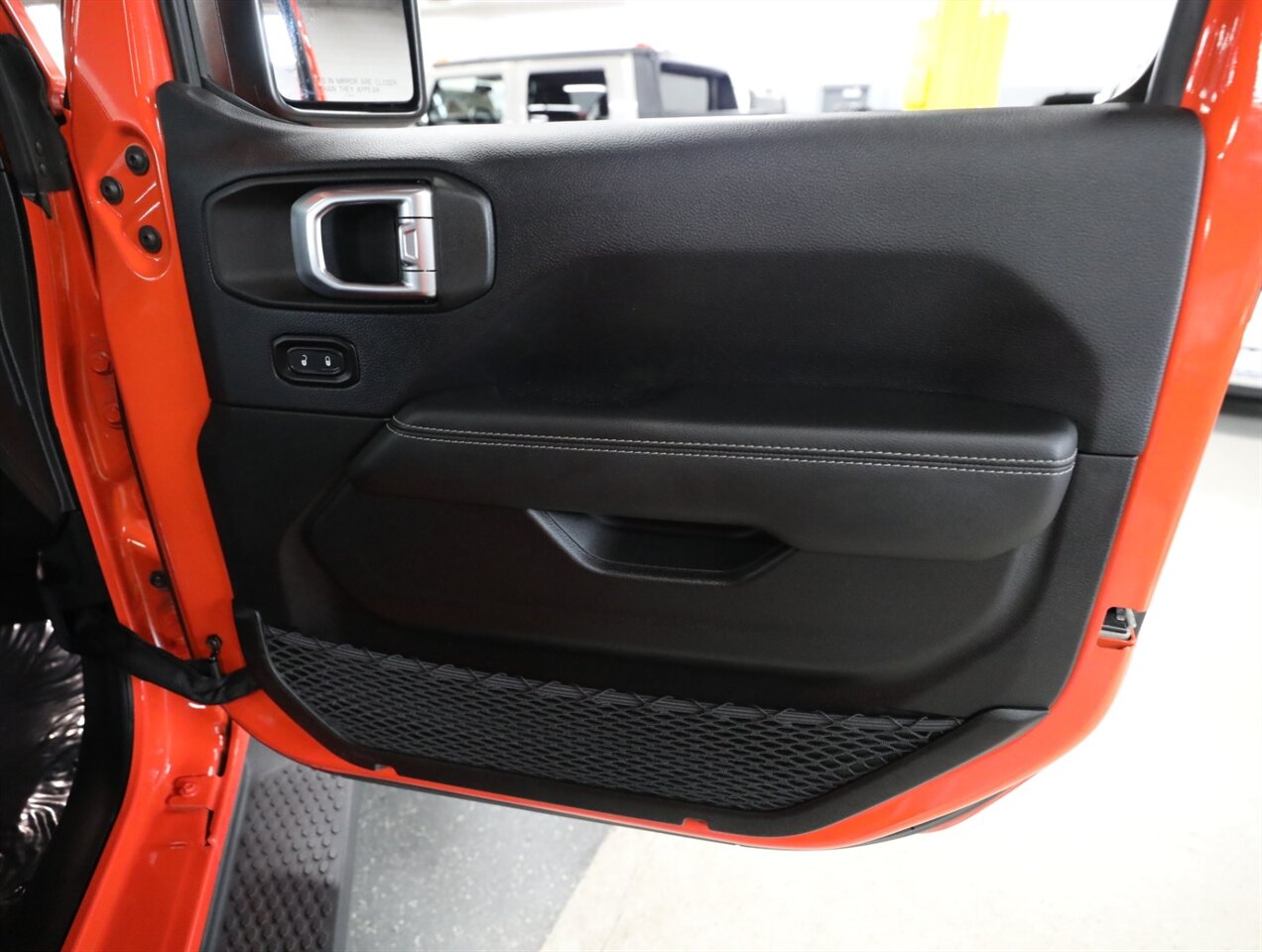 2018 Jeep Wrangler Unlimited Sahara - Photo 16 - Addison, IL 60101